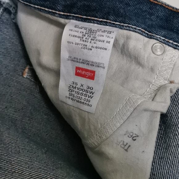 NWT Wrangler Jeans - Picture 5 of 5